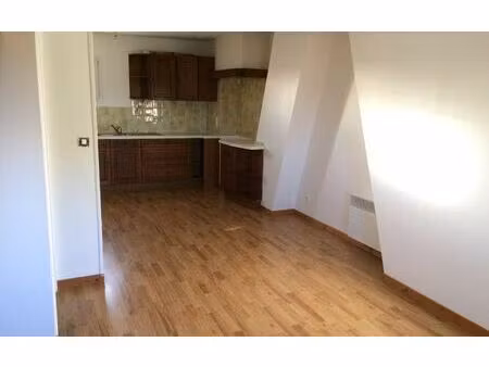 location appartement  m² t-1 à damville  470 €