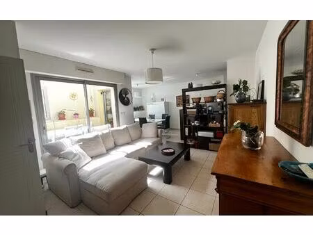 location appartement  61.15 m² t-3 à nîmes  905 €