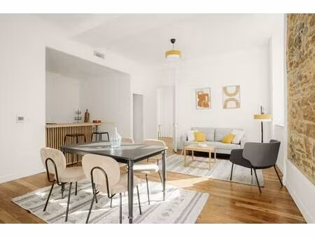 t3 rénové alliant charme de l’ancien et confort moderne