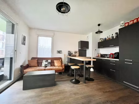 appartement de 58 13 m2 à maurepas  avec terrasse et jardin