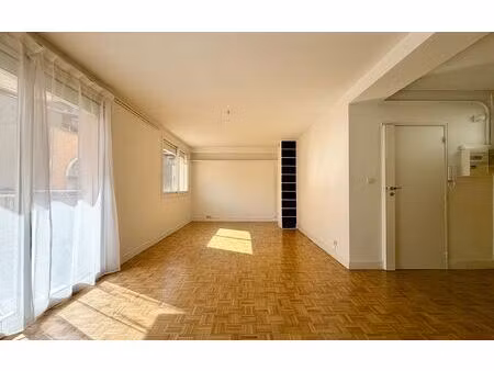 location appartement  m² t-3 à toulouse  976 €