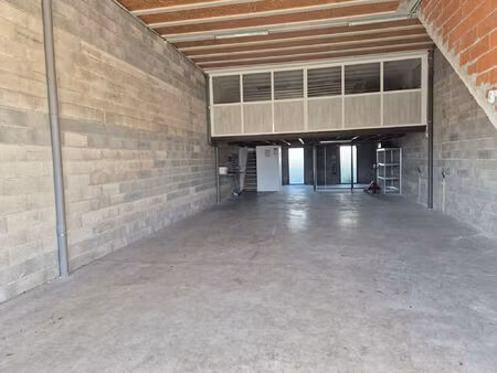 location commerce 182 m² à vic-la-gardiole (34110)