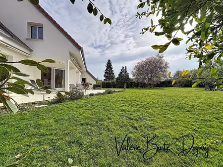 st denis en val  à 15 min d'orléans  maison de 2003 à vendre 190m2 5 chambres avec jardin 