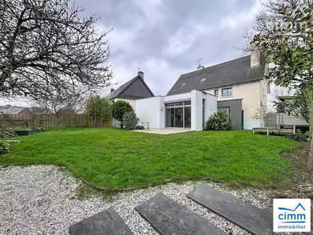 transparence et lumière pour cette maison centre bourg