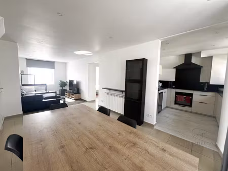 superbe t3 en dernier étage avec ascenseur + 1 place de park