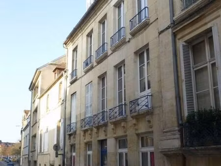 beau f1 - hyper centre -