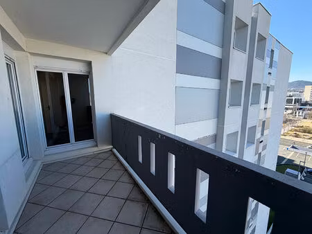 appartement 3 pièces de 70 m² avec balcon à clermont-ferrand