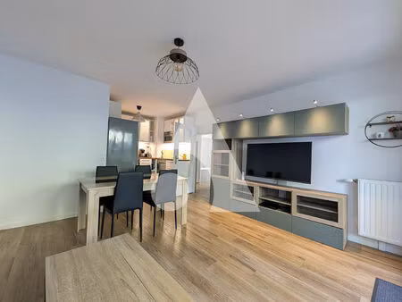 appartement deux pièces avec balcon