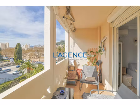 hyeres hyper centre en dernier étage superbe t4 de 147 m2 av