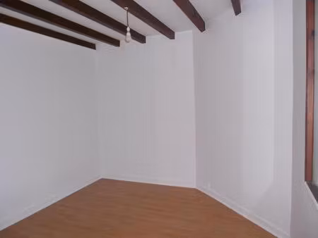 studio d'environ 25 m² - face à la gare saint - jean