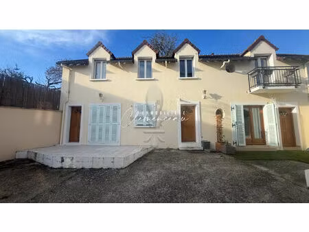 appartement t3 - 71m² - parking - balcon cave - centre ville - villennes sur seine