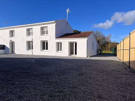 aizenay  maison en pierres 4 chbres entièrement rénovée + gr