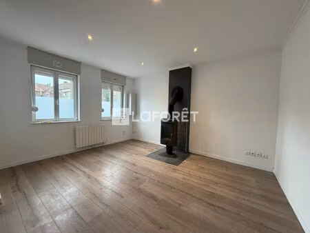 maison semi-individuelle 2 chambres cour