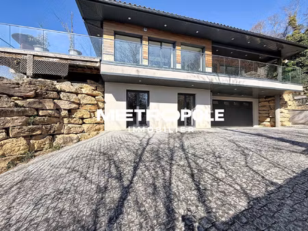 maison contemporaine avec terrasse panoramique et vue impren