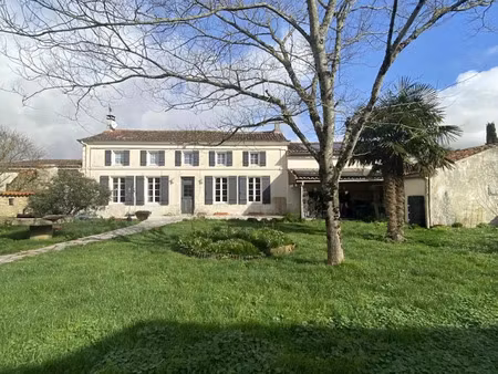 vente maison 15 pièces 361 m² à louzignac (17160)  499 000 €