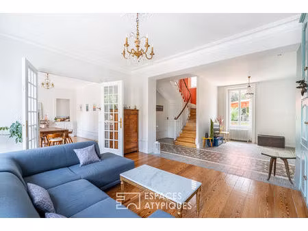 maison de ville rénovée avec jardin et garage