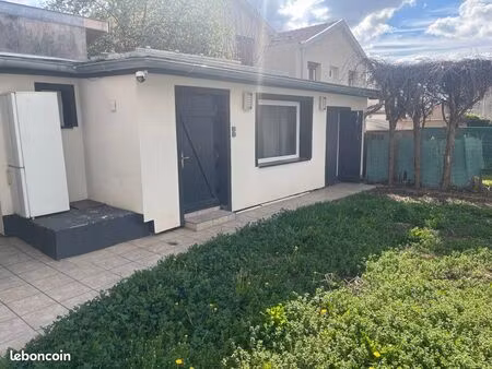 studio meublé tt charges comprise