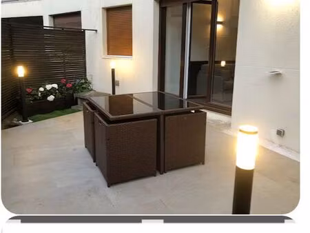 joli studio en rez de jardin