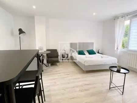 studio 1 pièce 30 m²