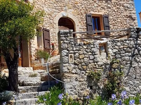 t4 dans maison mitoyenne