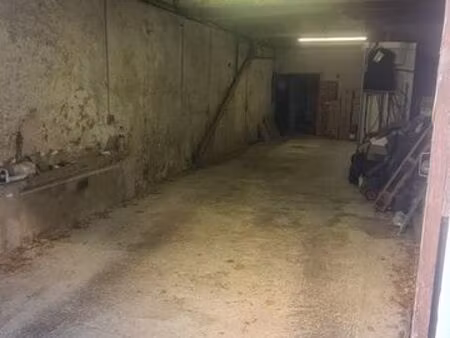 grand garage à louer
