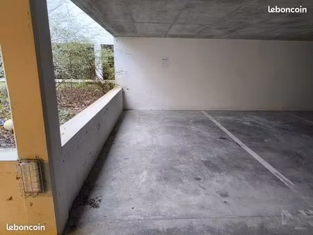 place de parking à louer