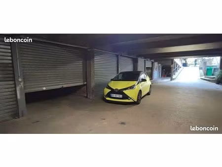 location box/garage sécurisé 2 roues/moto/scooter