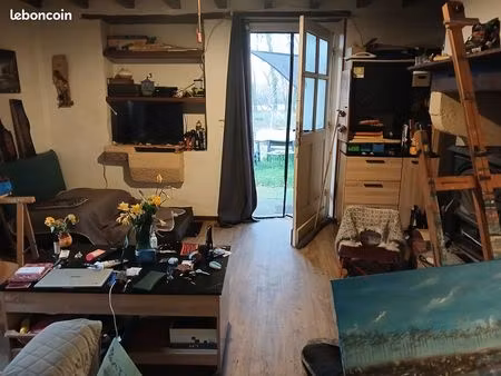 petite maison dans la forêt