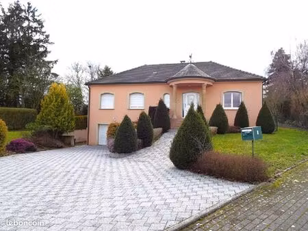 filstroff  maison individuelle f6 d'env 130m2 hab  4ch + bureau + véranda  sous-sol comple