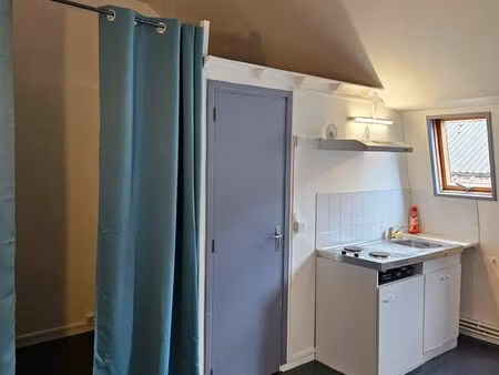 studio 23m² | quartier beaumont | disponible 1 avril | 490 cc