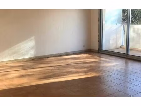 location appartement  48.81 m² t-3 à six-fours-les-plages  810 €