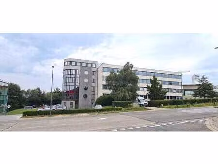 bureau rénové de 134 m² dans un emplacement exceptionnel