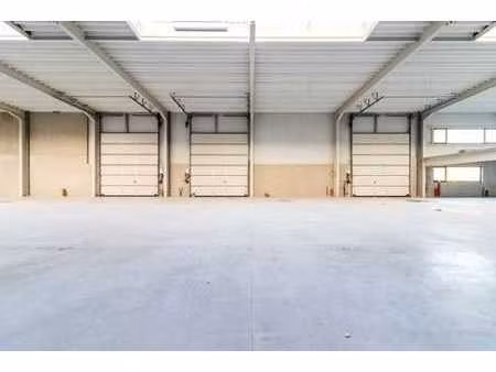 entrepot neuf - stockage/atelier
