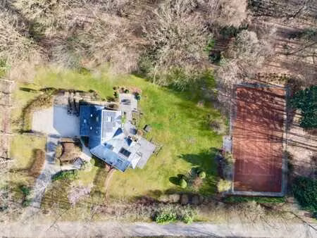 villa 4 façades - +-62 ares - terrain de tennis