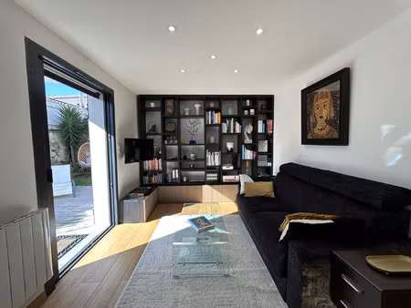 5 cantons - rare- spacieux t2 rénové avec jardin terrasse et