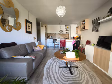 coup de coeur - appartement t3 récent avec balcon et parking - 58 m²