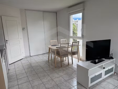 saint martin d'heres. t1 bis meublé de 32 62m2. résidence ré