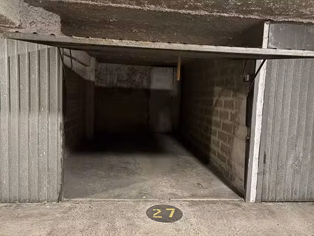 parking / box marseille 16 m2
