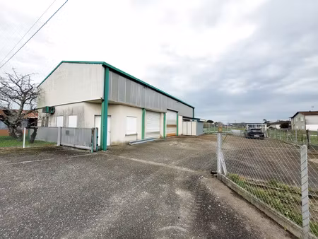 local artisanal avec garages et parking - sainte-bazeille