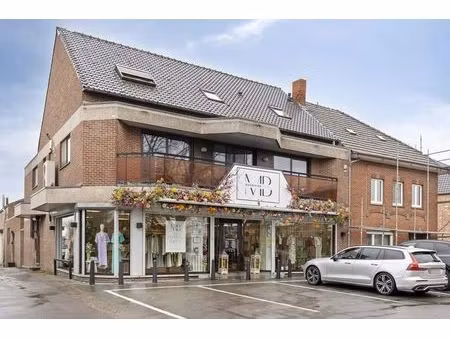 opbrengsteigendom bestaande uit winkelruimte en loods in diepenbeek