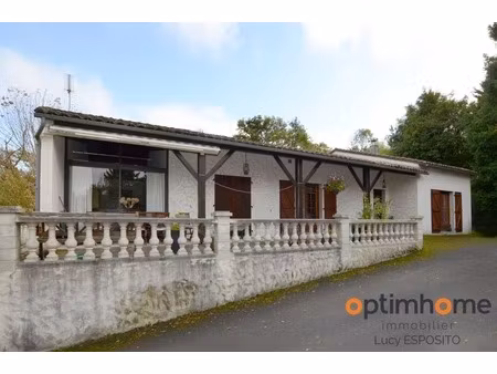 sous-sol de 3 chambres  grand jardin et garage supplémentaire!