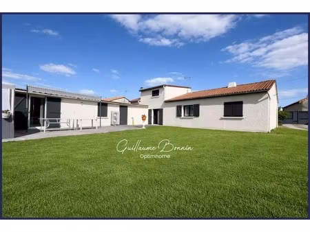 maison à vendre 6 pièces de 139m² avec 4 chambres + jardin ≈1000m² à jaunay-marigny (86380