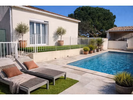 mauguio  maison type 4 ( 3 chambres) + t2 indépendant  150