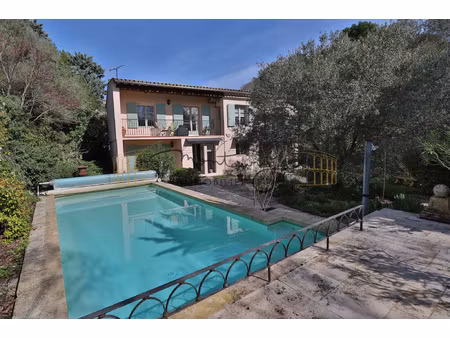 nimes proche tour magne maison de ville 5/6 chambres