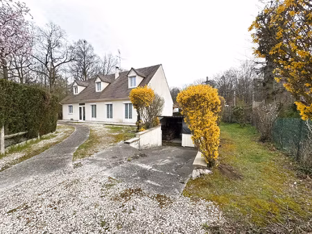 maison individuelle de 180 m2 habitable élevée sur sous sol