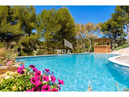 maison plan de cuques 317 m²  prestations haut de gamme   piscine  grand terrain 