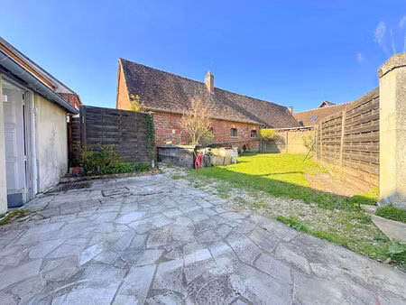 a vendre - maison de ville avec jardin trie chateau - 2 chambres - 70 m² - dépendance