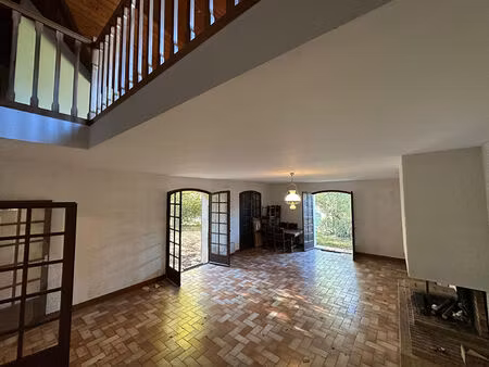 vente maison 7 pièces  184.00m²  gémil