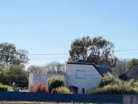 maison avec 1400 m2 de terrain