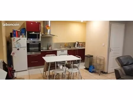 vend maison de village climatisé